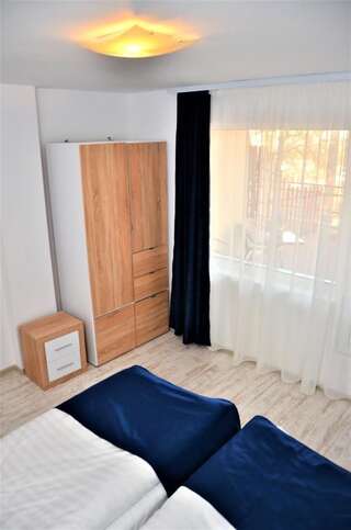 Гостевой дом Vila Alba Брашов Двухместный номер с 1 кроватью или 2 отдельными кроватями и террасой-5