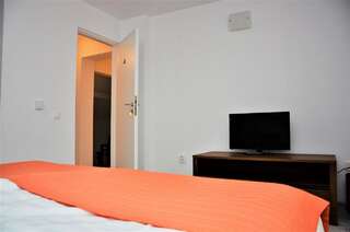 Гостевой дом Vila Alba Брашов Двухместный номер с 1 кроватью или 2 отдельными кроватями, вид на город-5